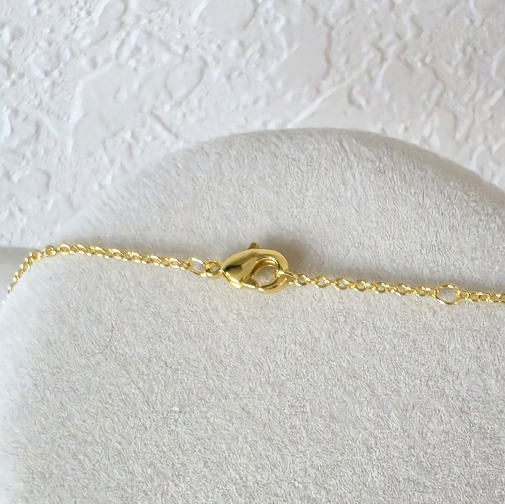 Gold Tone Faux Ruby Red Cabochon Necklace w/ Black Teardrop Drop - Picture 4 of 5
